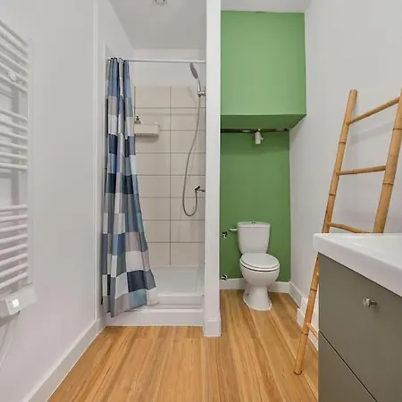 Apartament Studio Chaleureux A La Sortie De La Gare Du Metro 11 & Proche De Paris & Hopital Andre Gregoire
